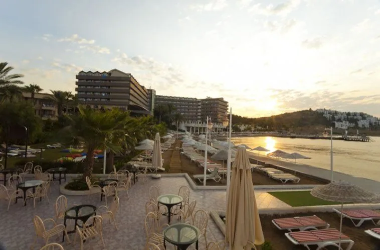 JASMIN BEACH HOTEL