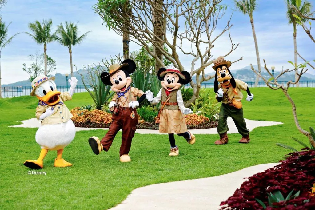 DISNEY EXPLORERS LODGE