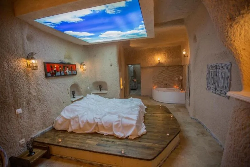 KARLIK CAVE SUITE
