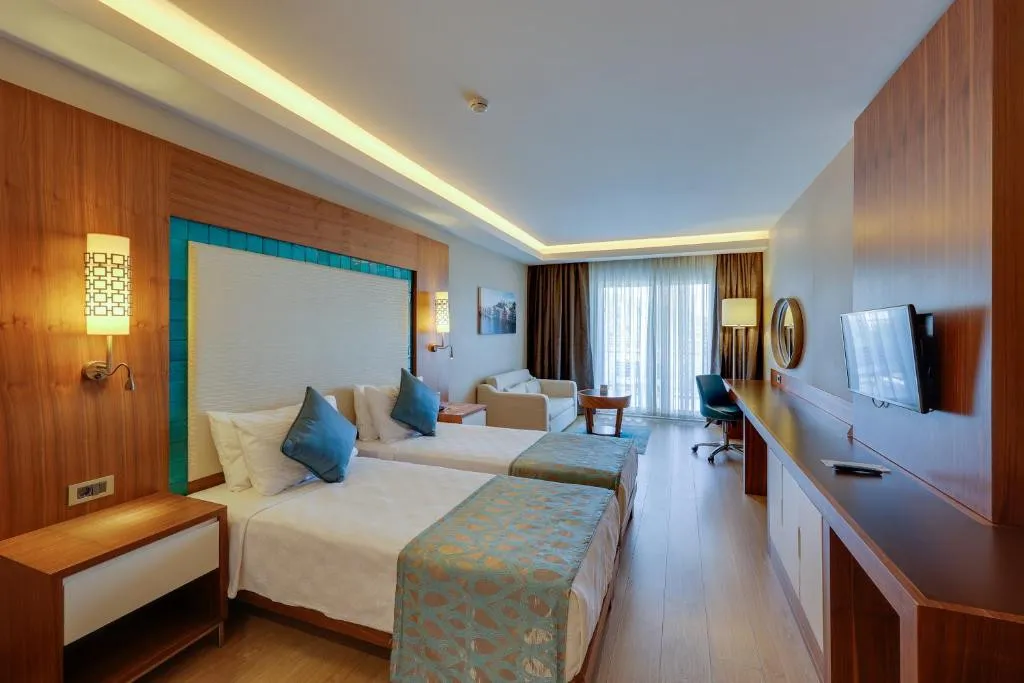RAMADA HOTEL & SUITES BY WYNDHAM KUSADASI