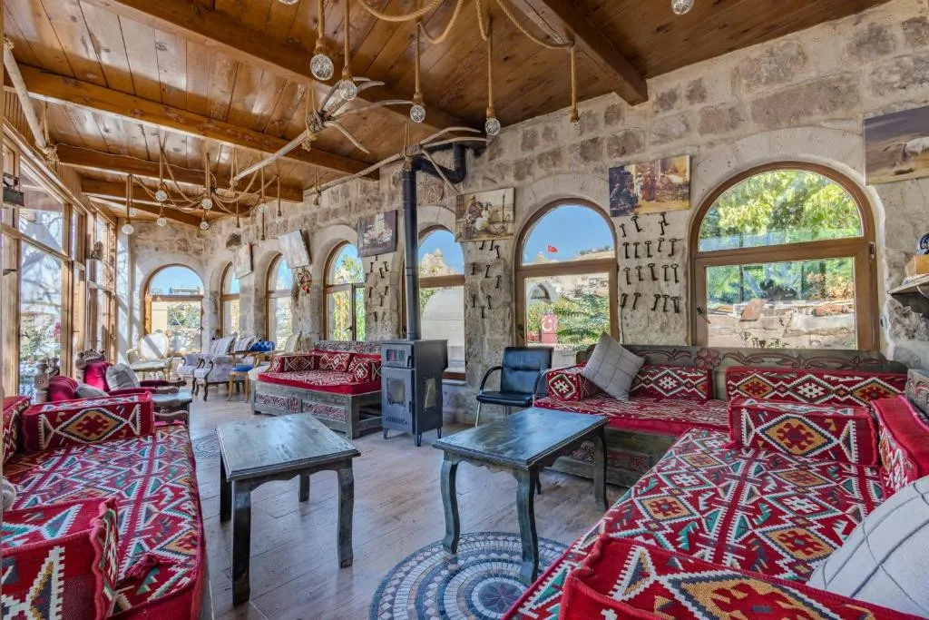 KAYATA CAVE SUITES