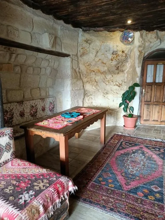 NATURELS CAVE HOUSE