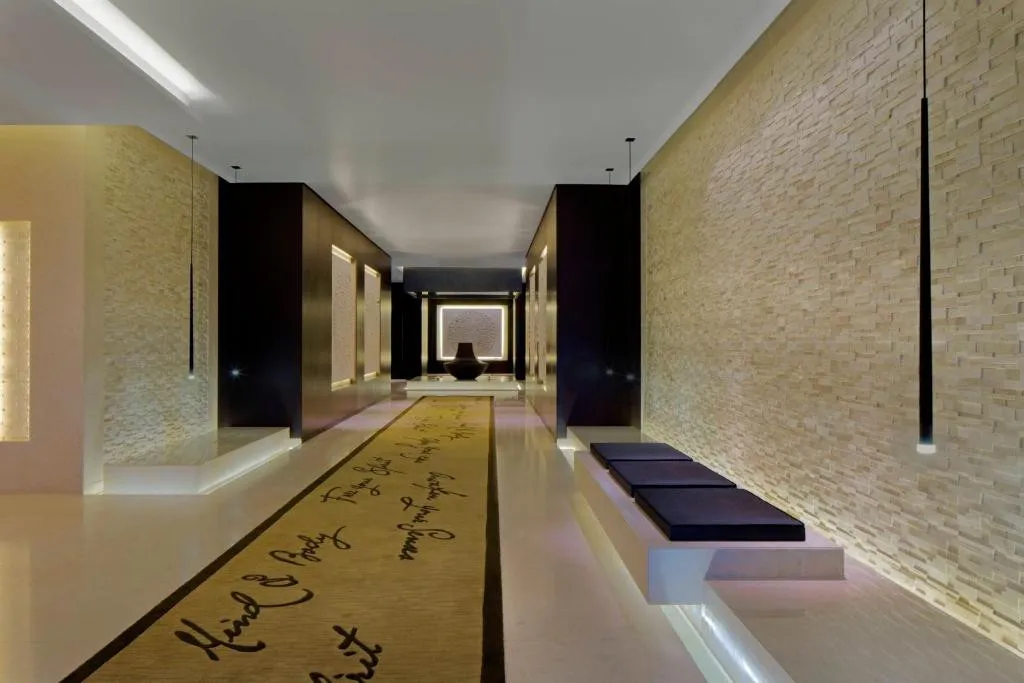 LE MERIDIEN DUBAI HOTEL & CONFERENCE CENTRE