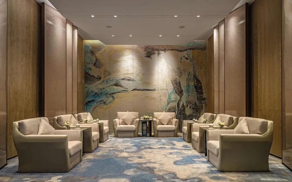 HILTON SHENZHEN WORLD EXHIBITION & CONVENTION CENTER