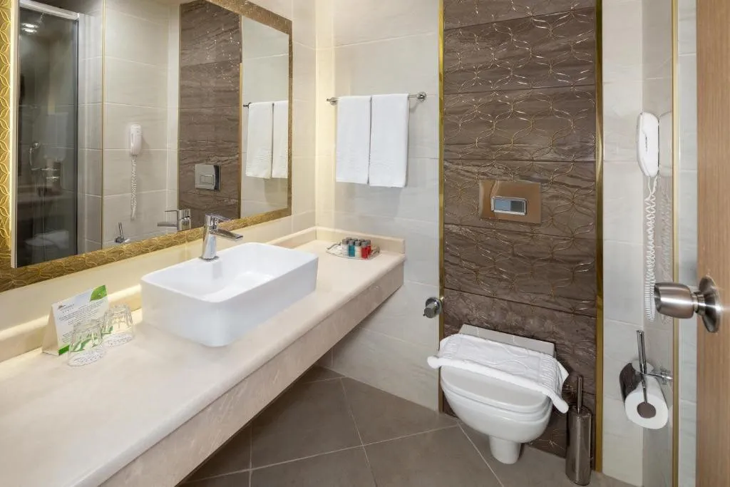 LOCEANICA BEACH RESORT HOTEL