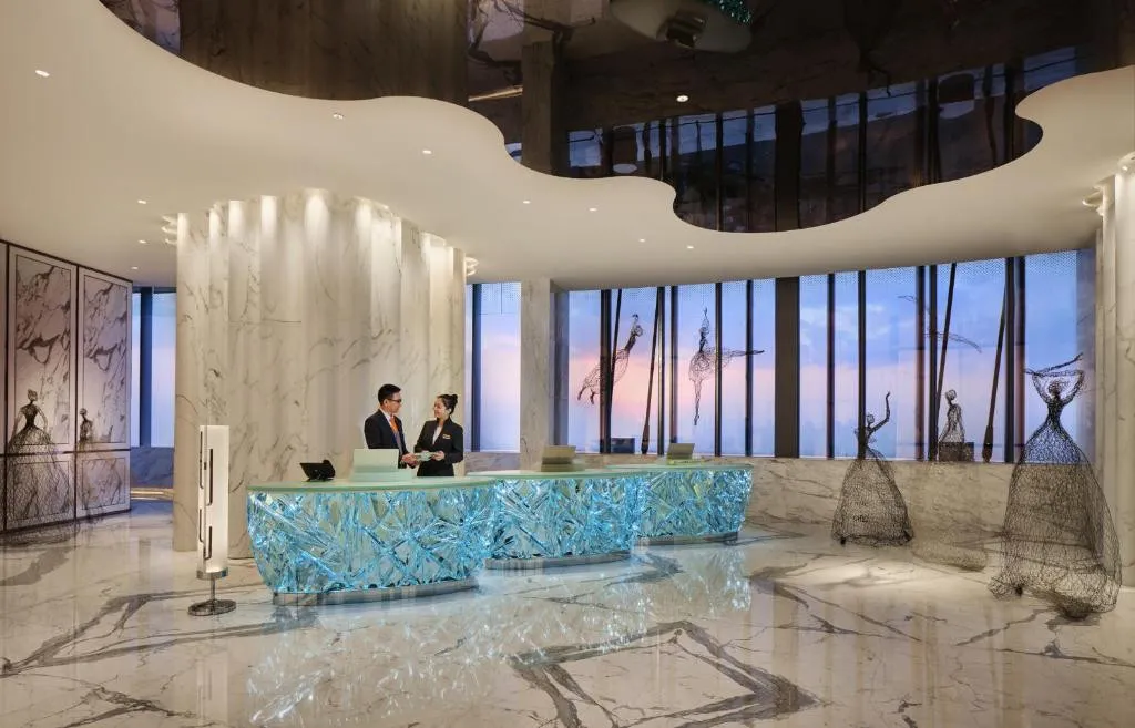 J HOTEL, SHANGHAI TOWER