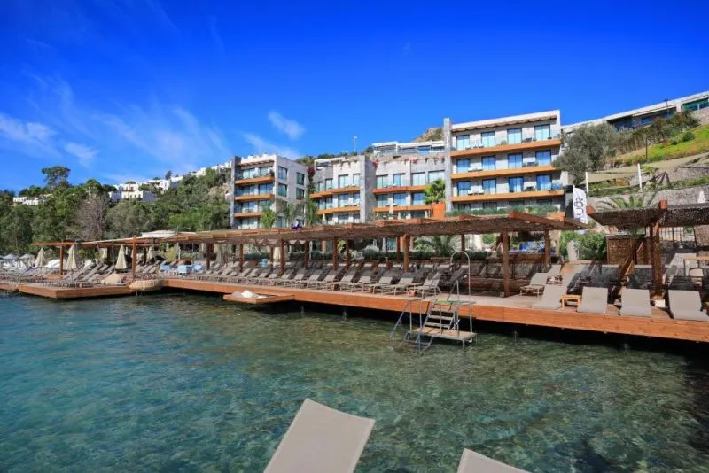 MARE DELUXE RESIDENCES & VILLAS