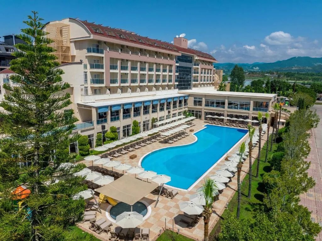 SOLIVIA HOTEL (EX. TITAN SELECT)