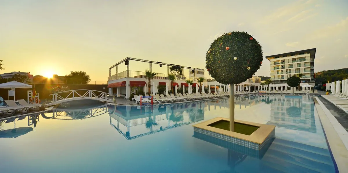 WHITE CITY RESORT
