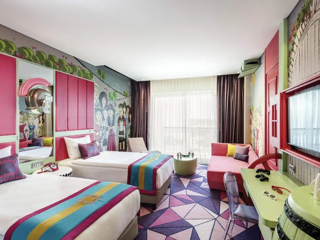 THE LAND OF LEGENDS KINGDOM (EX. RIXOS THE LAND OF LEGENDS THEME PARK)