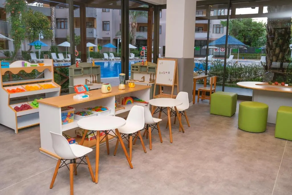 UTOPIA RESORT & RESIDENCE (EX. ALARA PARK HOTEL)