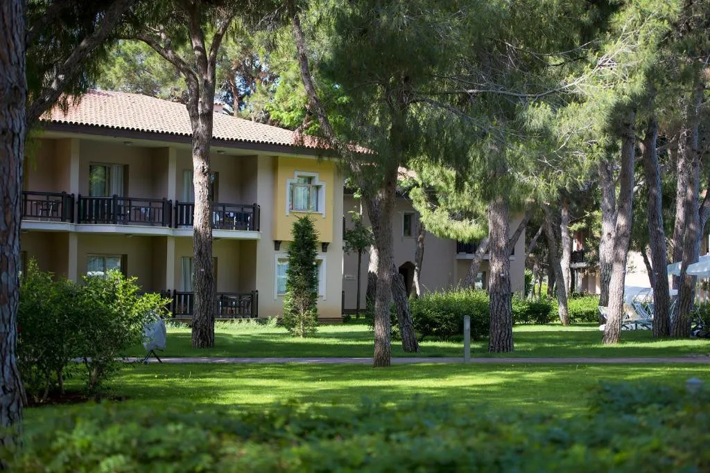 XANADU RESORT HOTEL