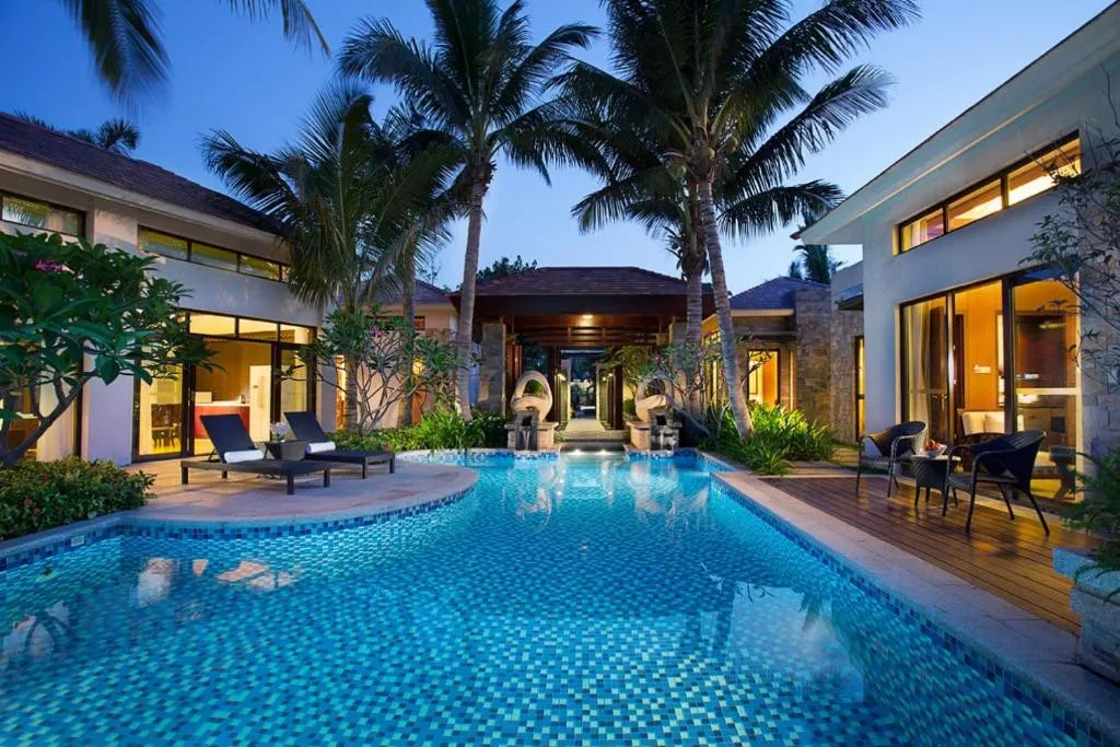 GRAND METROPARK RESORT YALONG BAY