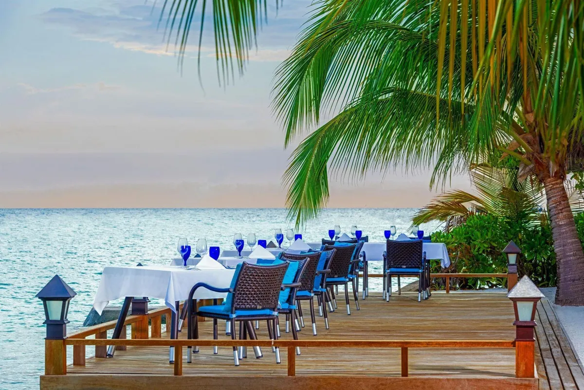 SHERATON MALDIVES FULL MOON RESORT & SPA