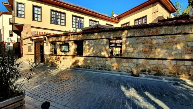 ESKI MASAL (EX. PUDING SUITE)