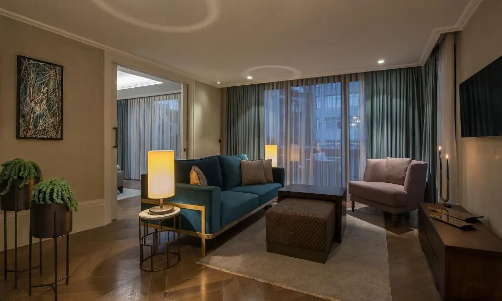 10 KARAKOY ISTANBUL