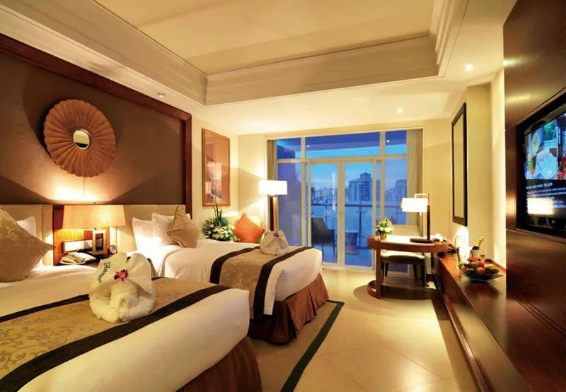 HOWARD JOHNSON NEW PORT RESORT