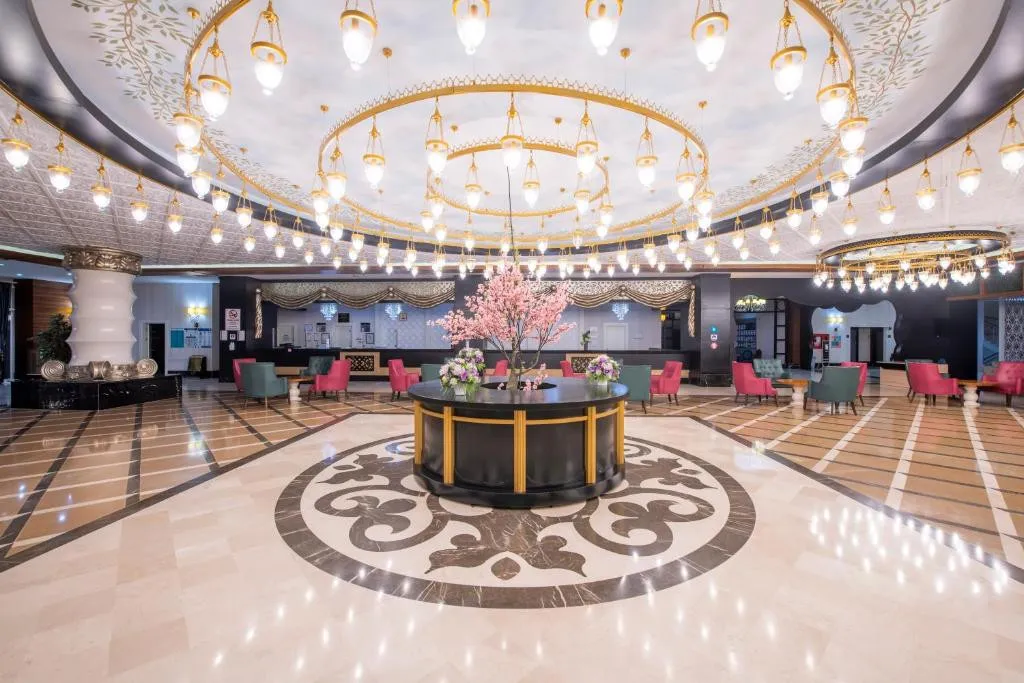 LAKE & RIVER SIDE HOTEL & SPA