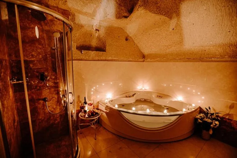 TAFONI HOUSES CAVE HOTEL