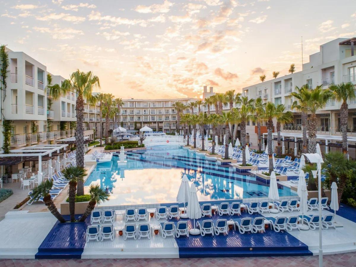 LA BLANCHE RESORT