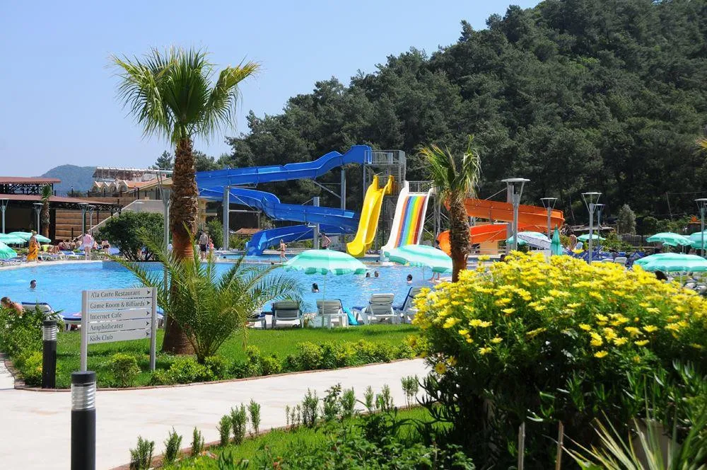 GREEN NATURE RESORT & SPA