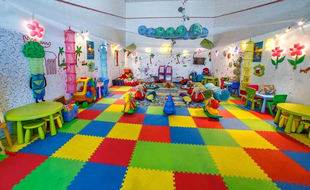 DANAT JEBEL AL DHANNA RESORT