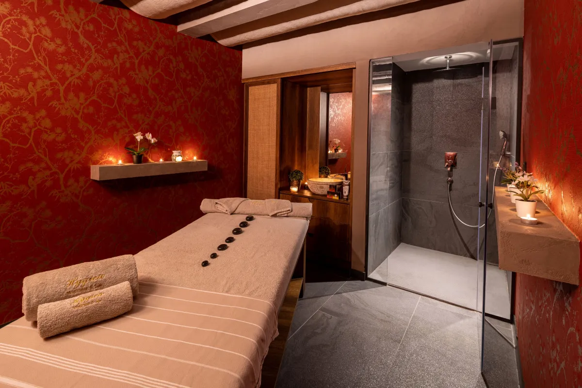 CRONTON DESIGN HOTEL
