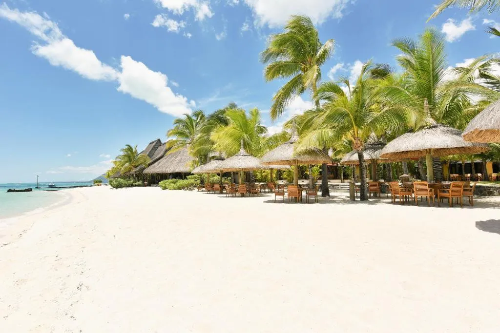 PARADIS BEACHCOMBER GOLF RESORT & SPA