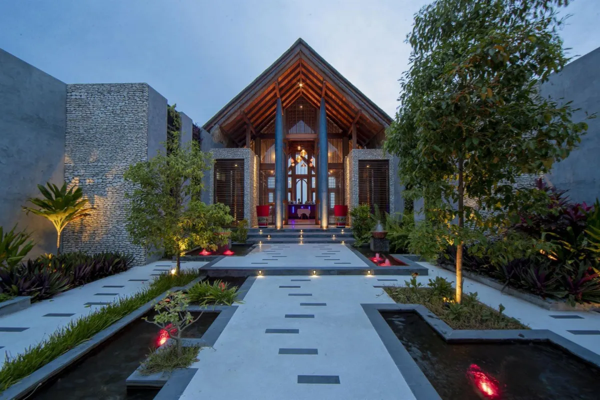 FURAVERI ISLAND RESORT & SPA