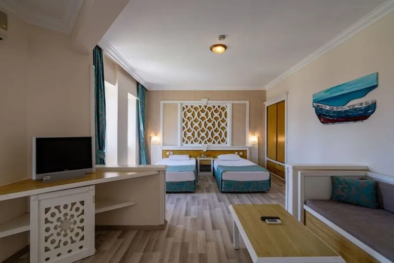 THE GARDEN BEACH (EX. GANITA GARDEN SUITE, LIFE ATLIBAY)