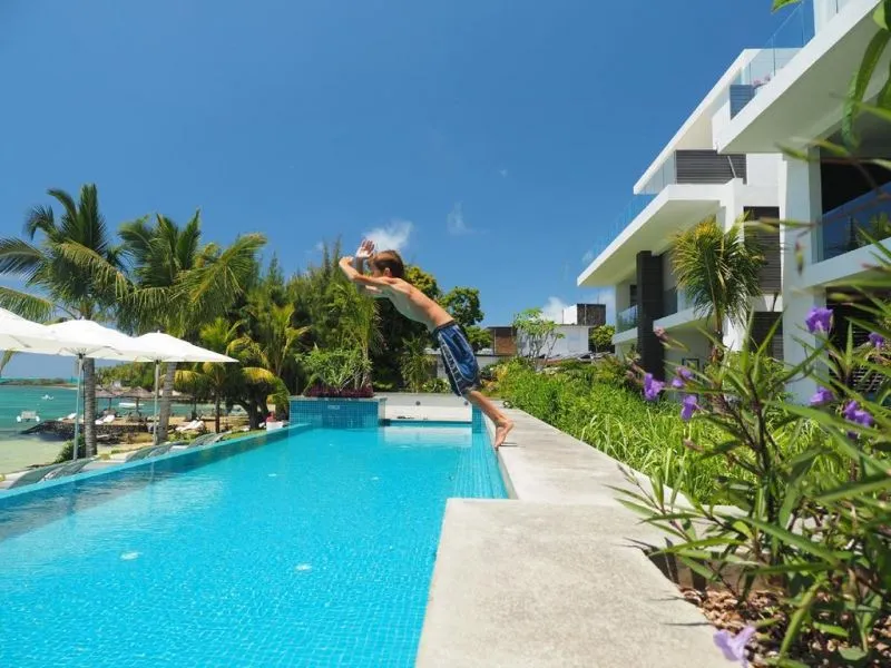 MYRA SEAFRONT SUITES AND PENTHOUSES BY LOV