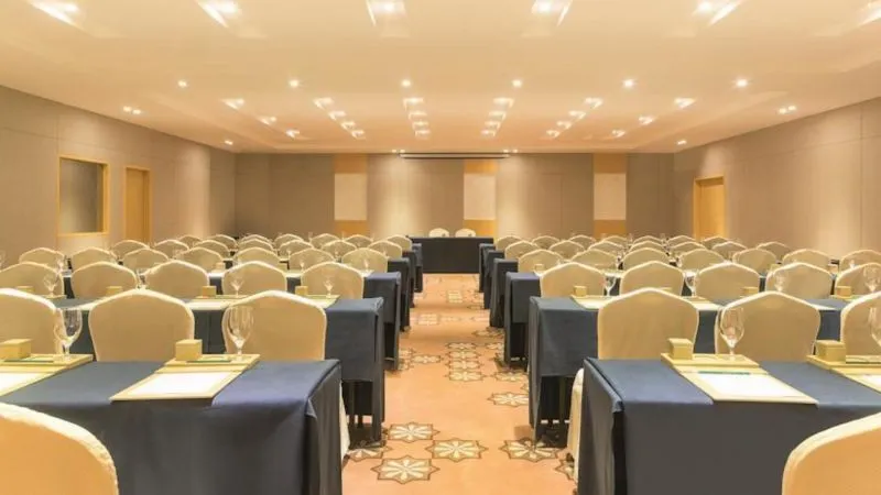 GRAND MERCURE URUMQI HUALING (EX.HUALING)