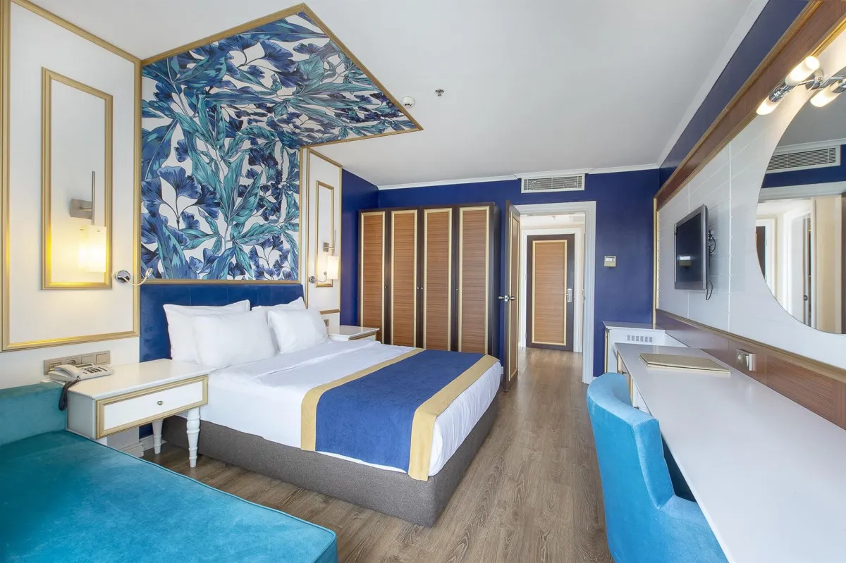 UTOPIA BEACH CLUB