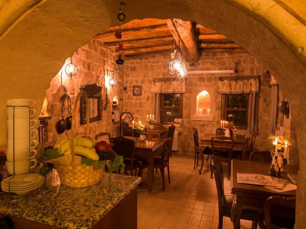 MELEKLER EVI CAVE