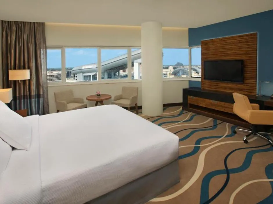 DOUBLETREE BY HILTON HOTEL & RESIDENCES DUBAI AL BARSHA