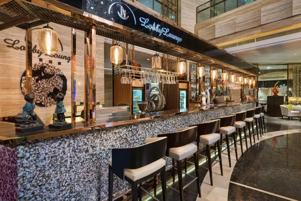 CROWNE PLAZA NOAH SQUARE