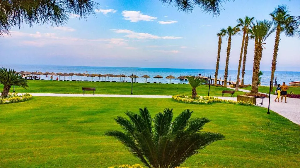 CHAMPION HOLIDAY VILLAGE