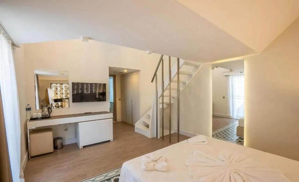 LONG BEACH CLUB NATURE (EX. ASTERIA EROS DIDIM, THE ROXY LUXURY NATURE)