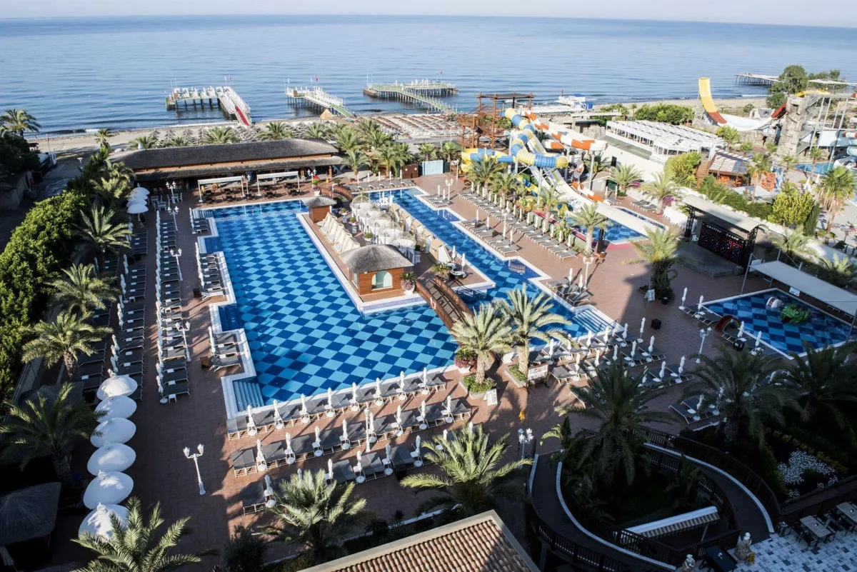QUATTRO BEACH RESORT & SPA