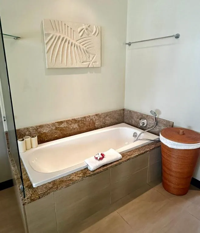 EDEN ISLAND LUXURY ACCOMMODATION
