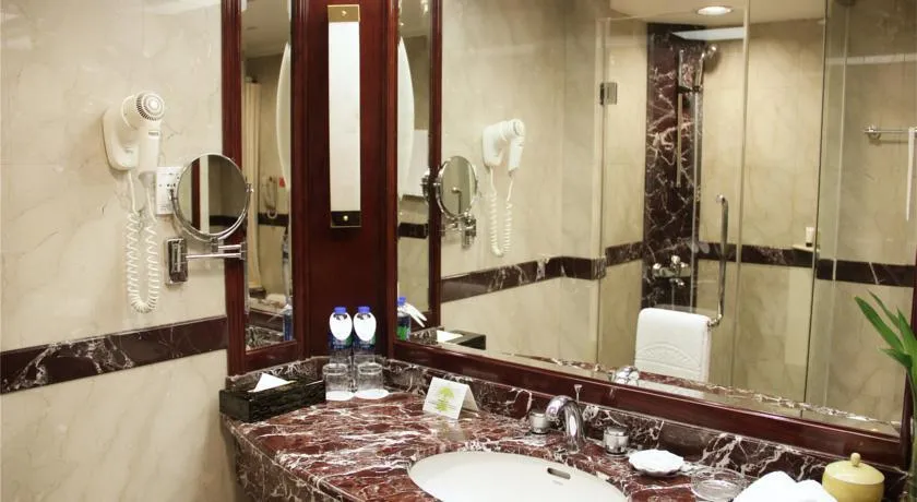 HOLIDAY INN SHANGHAI NANJING ROAD (EX. GUXIANG)
