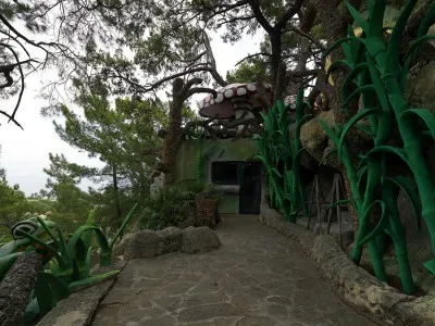 HOLIDAY AREA GREEN RESORT