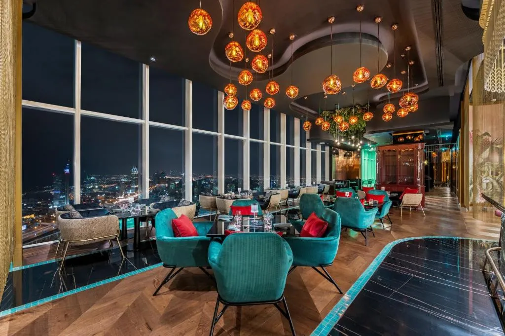 TAJ JUMEIRAH LAKE TOWERS