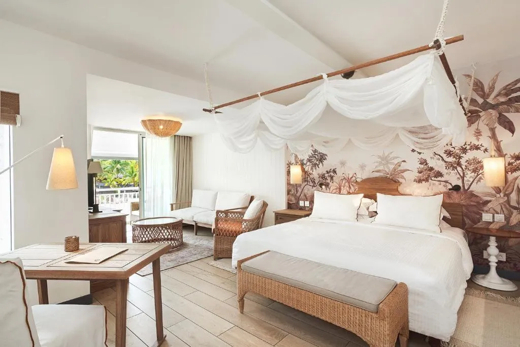 PARADISE COVE BOUTIQUE ADULTS ONLY
