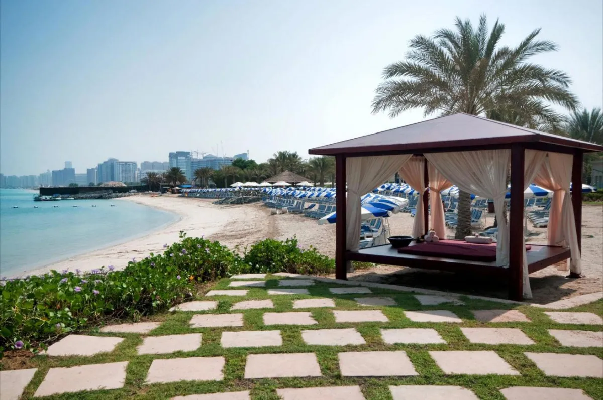 RADISSON BLU HOTEL & RESORT ABU DHABI CORNICHE (EX. HILTON ABU DHABI)