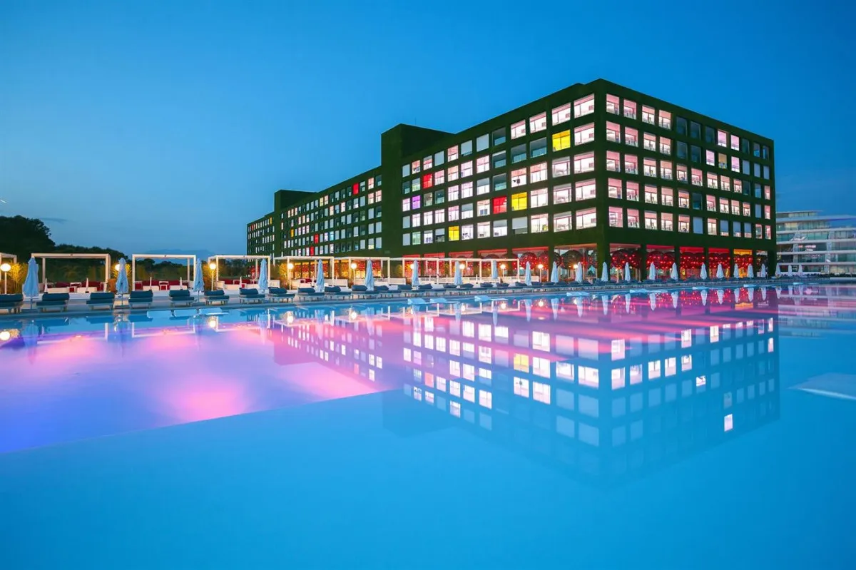 ADAM & EVE HOTEL ADULTS ONLY 16+