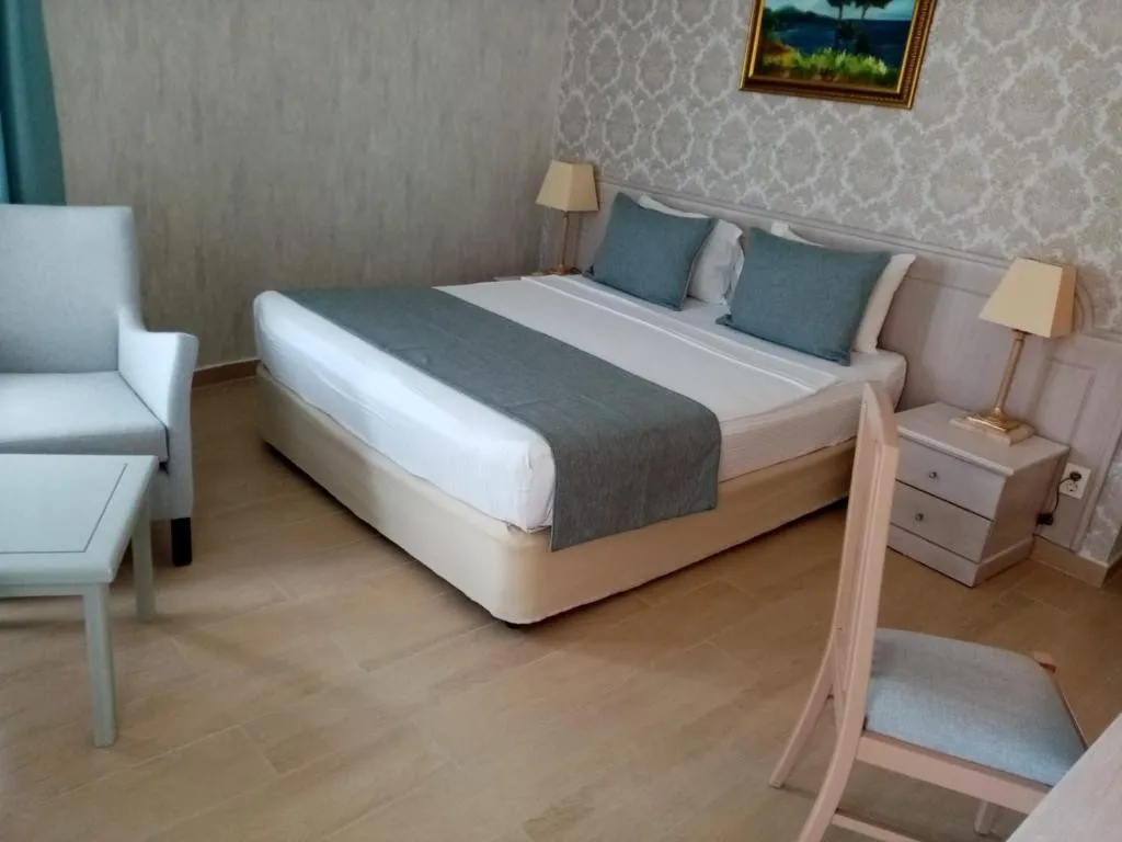 X LIFE HOTEL (EX. OTIUM SENSES X LIFE HOTELS)