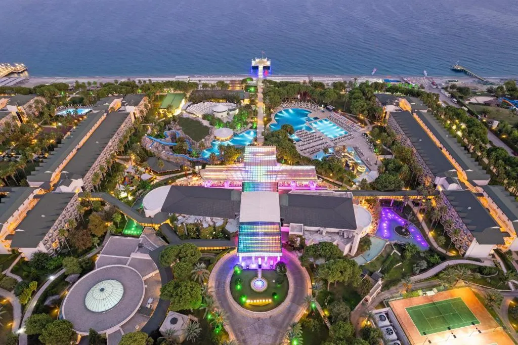 DOBEDAN WORLD PALACE (EX. ALVA DONNA WORLD PALACE)
