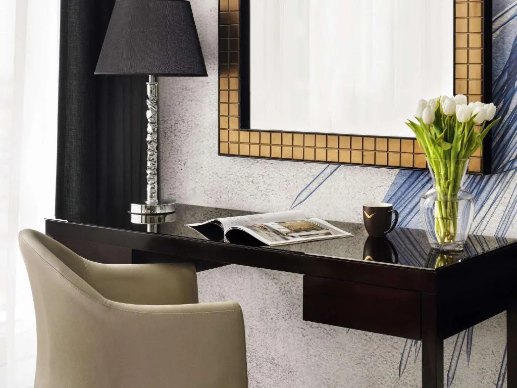 MOVENPICK HOTEL JUMEIRAH LAKES TOWERS