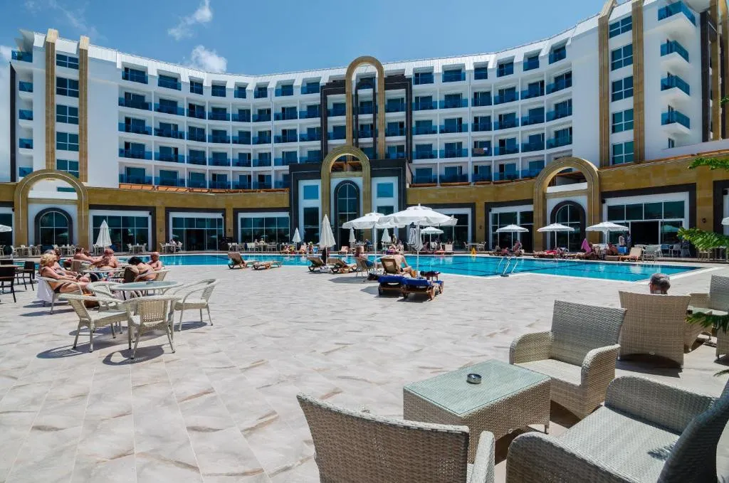 THE LUMOS DELUXE RESORT HOTEL & SPA